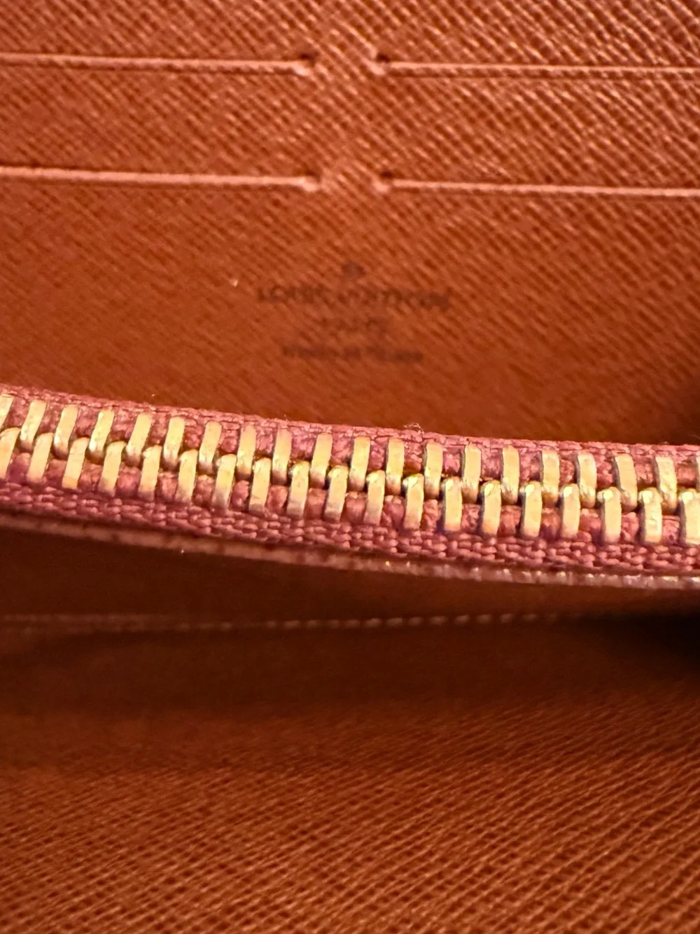 Authentic Louis Vuitton Zippy Wallet